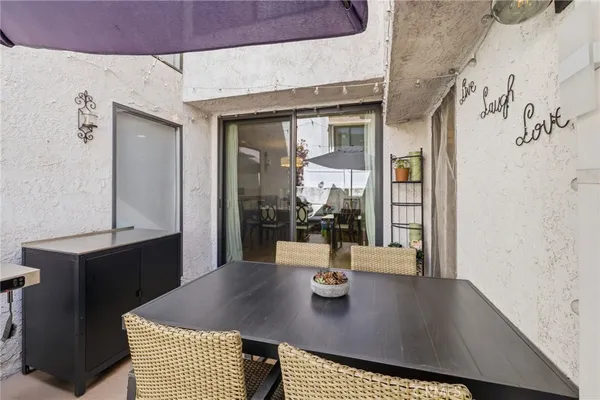 $5,500 | 17106 Burbank Boulevard, Encino, CA 91316