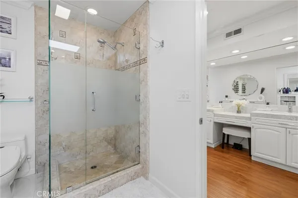 $5,500 | 17106 Burbank Boulevard, Encino, CA 91316