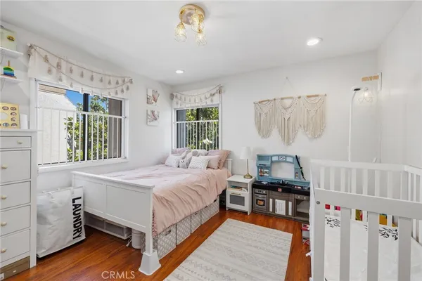 $5,500 | 17106 Burbank Boulevard, Encino, CA 91316