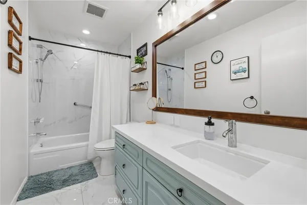 $5,500 | 17106 Burbank Boulevard, Encino, CA 91316