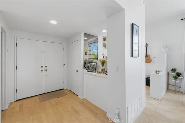 $5,500 | 17106 Burbank Boulevard, Encino, CA 91316