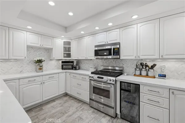$5,500 | 17106 Burbank Boulevard, Encino, CA 91316