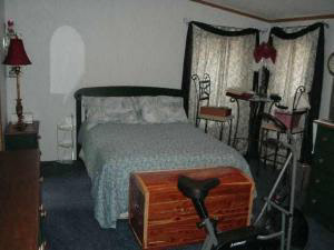 4712 Williams Road Bedford, IN 47421 - Photo 4 of 9
