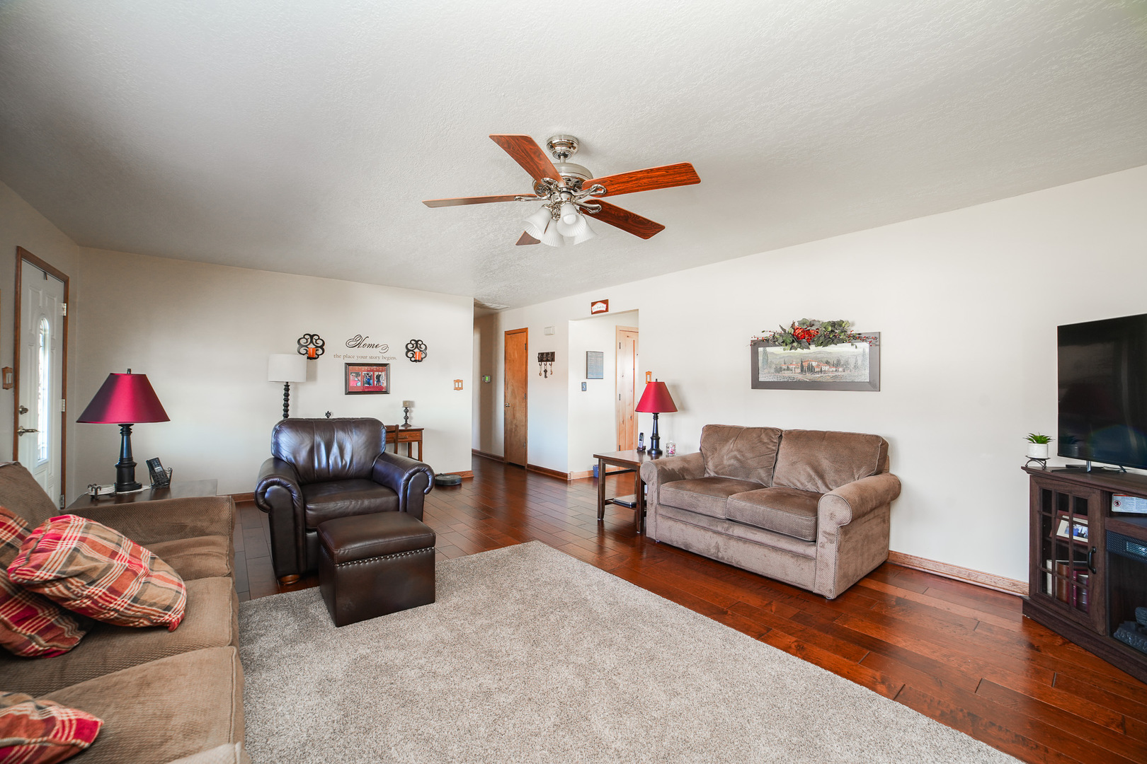586 Water Tower Road South Manteno, IL 60950 - Photo 5 of 28 Gallery Image 5