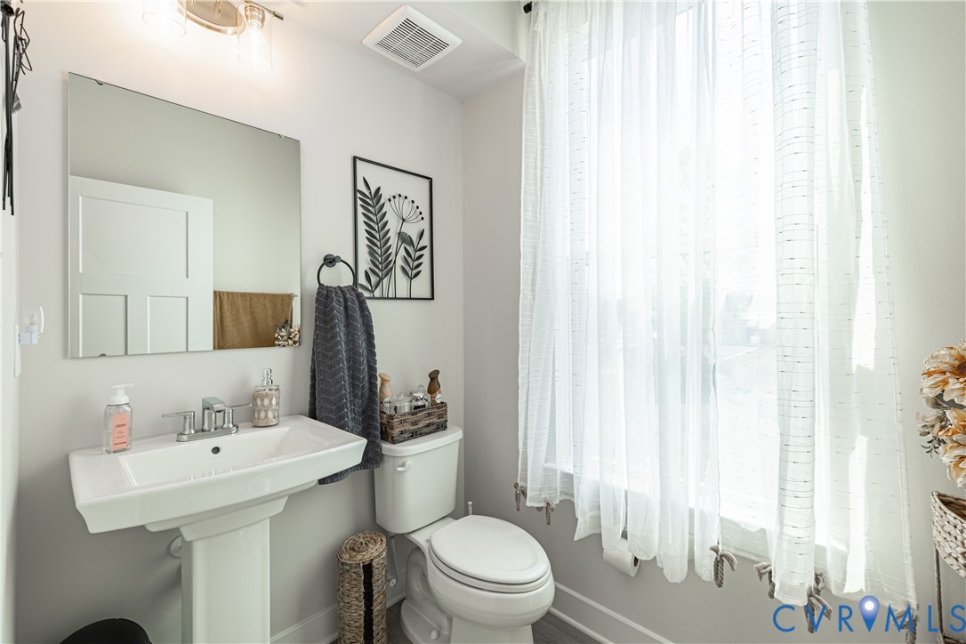 12151 Calgary Loop Chester, VA 23831 - Photo 14 of 42