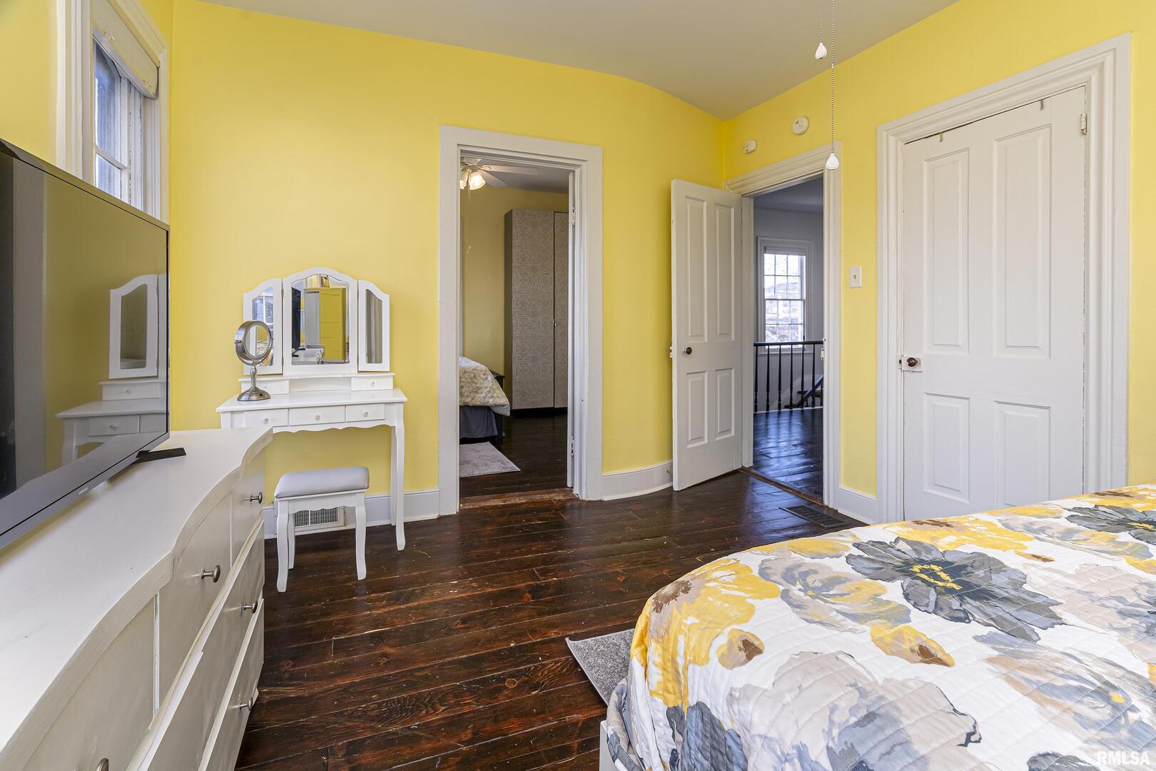 509 West Main Street Carbondale, IL 62901 - Photo 28 of 37