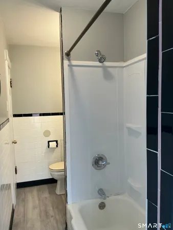 $1,595 | 160 South Main Street, Middletown, CT 06457