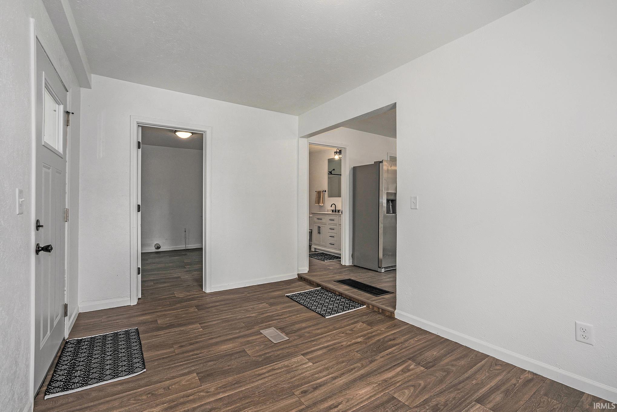 56325 Elm Road Mishawaka, IN 46545 - Photo 19 of 28 Gallery Image 19
