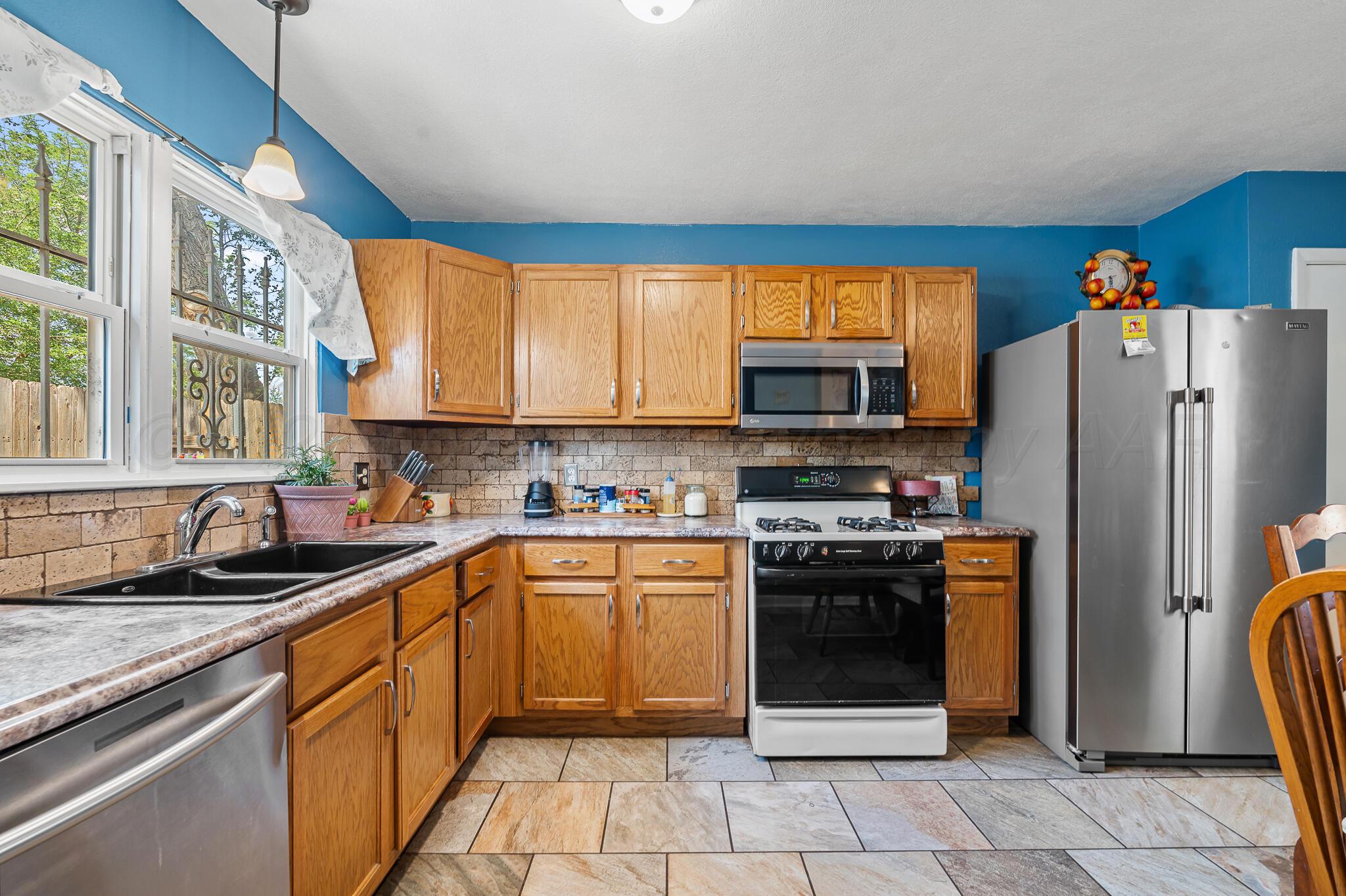 2811 Carter Street Amarillo, TX 79103 - Photo 8 of 30 KITCHEN