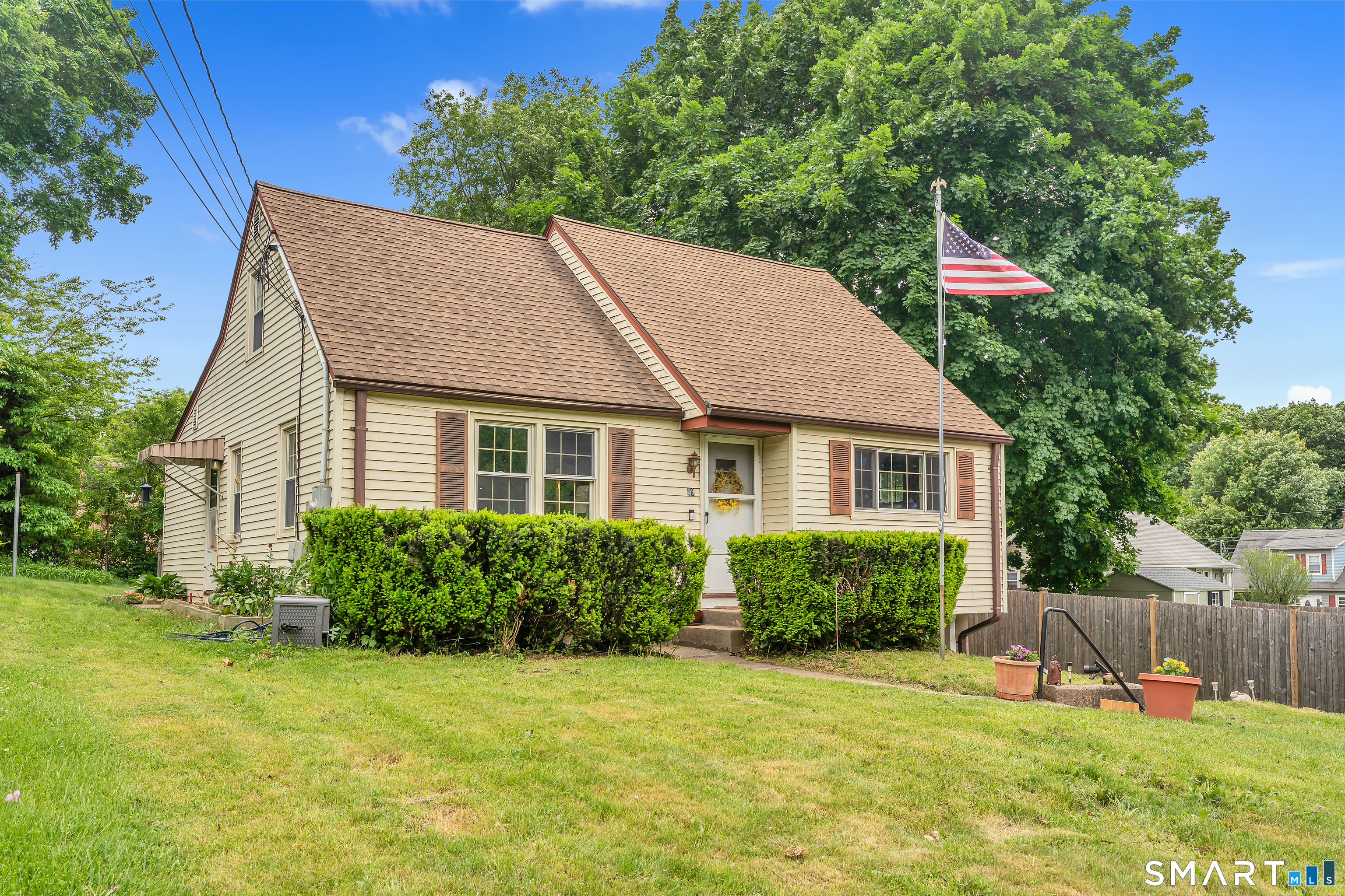 19 Lakeview Street Meriden, CT 06451 - Photo 1 of 29
