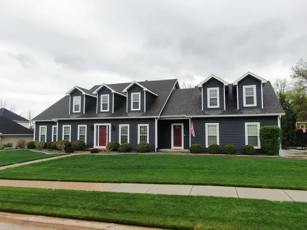 $930,000 | 2267 St Andrews Circle, Bettendorf, IA 52722
