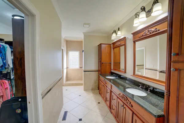 $930,000 | 2267 St Andrews Circle, Bettendorf, IA 52722