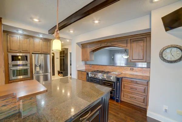 $930,000 | 2267 St Andrews Circle, Bettendorf, IA 52722