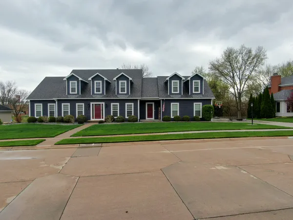 $930,000 | 2267 St Andrews Circle, Bettendorf, IA 52722