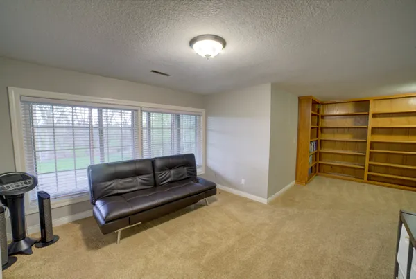 $930,000 | 2267 St Andrews Circle, Bettendorf, IA 52722