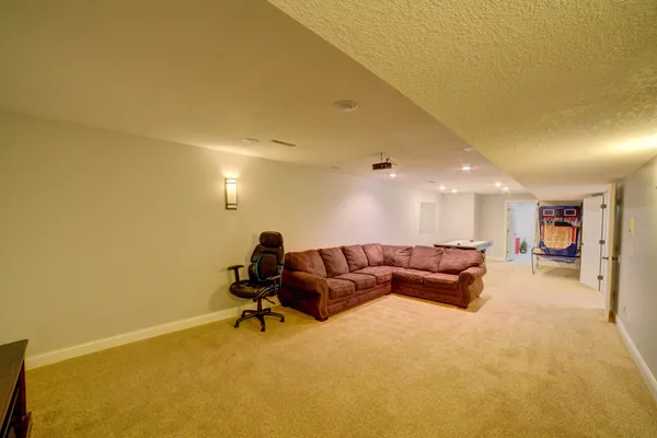 $930,000 | 2267 St Andrews Circle, Bettendorf, IA 52722