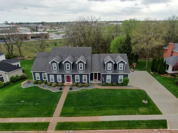 $930,000 | 2267 St Andrews Circle, Bettendorf, IA 52722