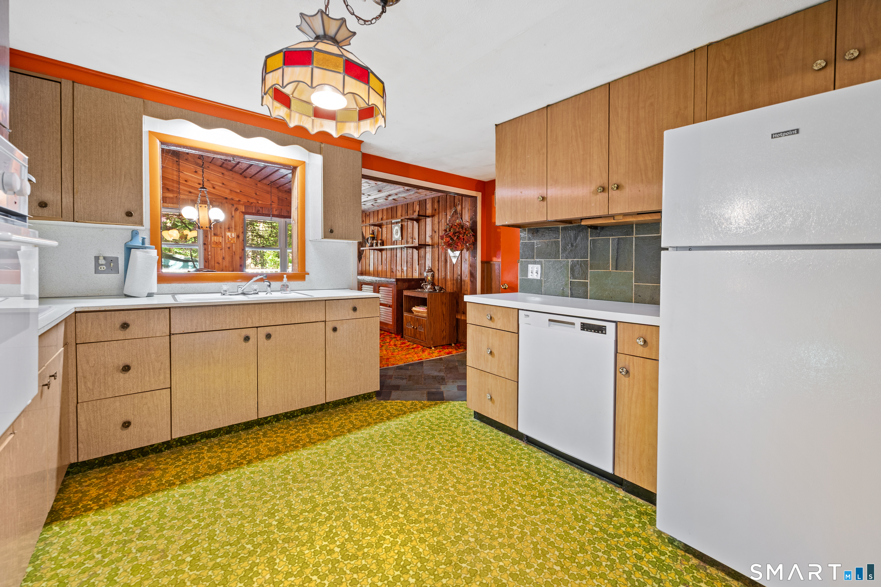 205 Mountain Road Cheshire, CT 06410 - Photo 8 of 40