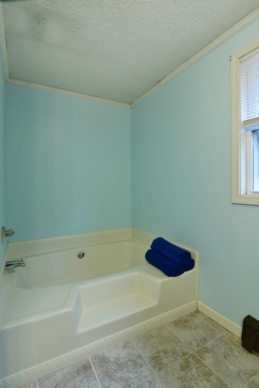 134 Burlingame Road Charlton, MA 01507 - Photo 26 of 39 Gallery Image 26