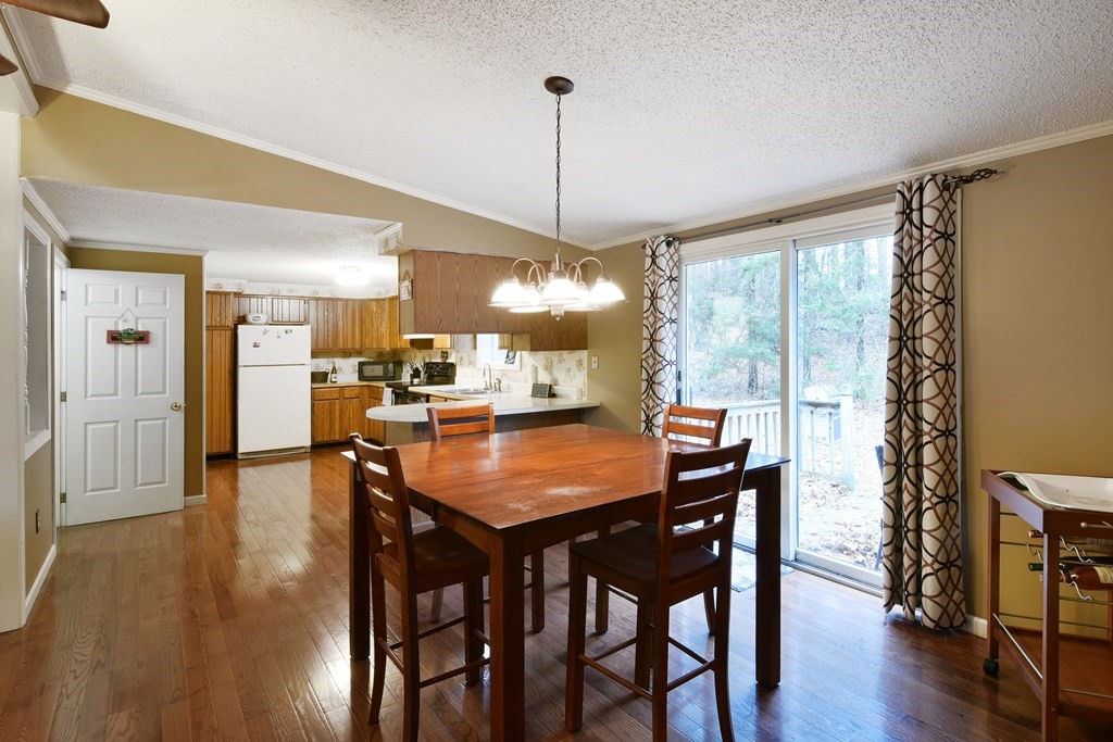 134 Burlingame Road Charlton, MA 01507 - Photo 10 of 39 Gallery Image 10