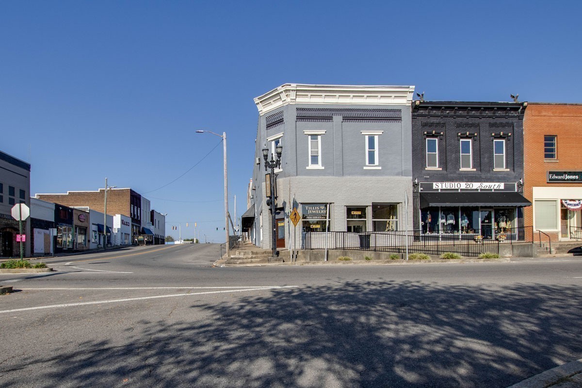 153 Mackenzie Way Lewisburg, TN 37091 - Photo 32 of 53 a view of a building with a street