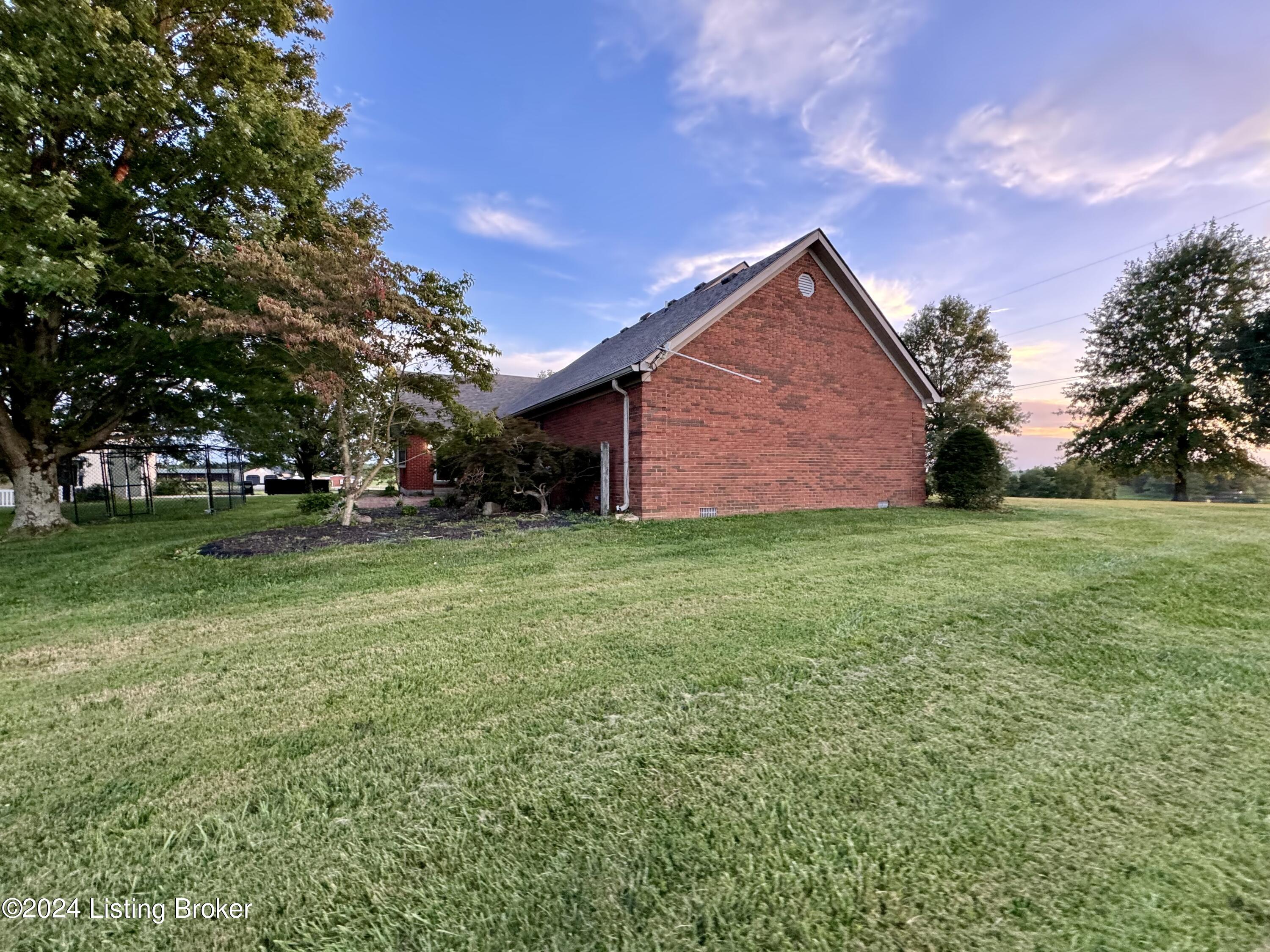 1090 McLain Road Springfield, KY 40069 - Photo 13 of 98 IMG_9381