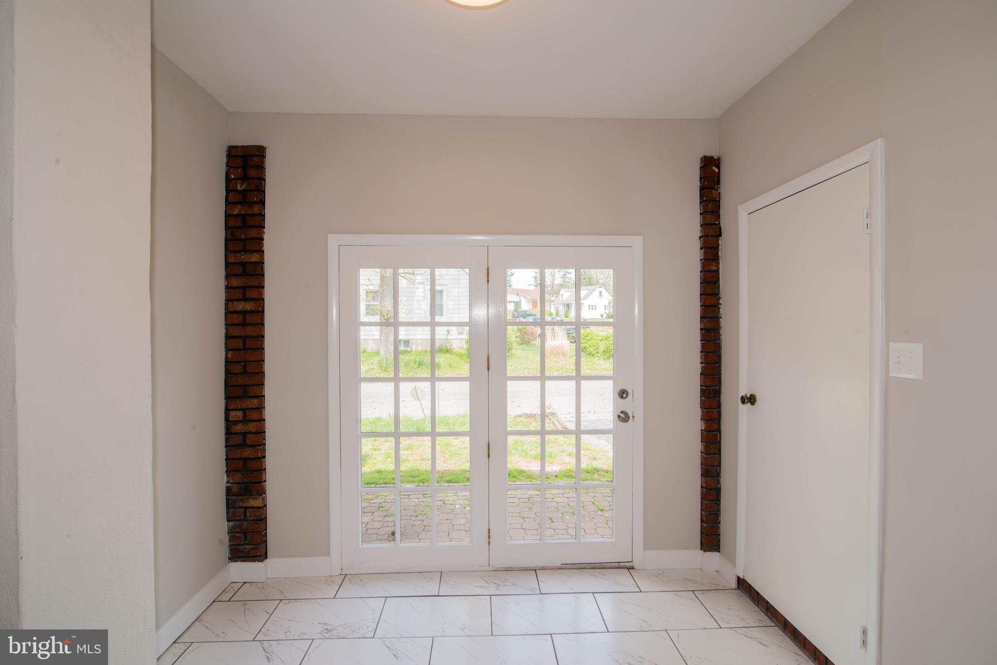 7933 34th Street Baltimore, MD 21237 - Photo 14 of 34 Mud Room