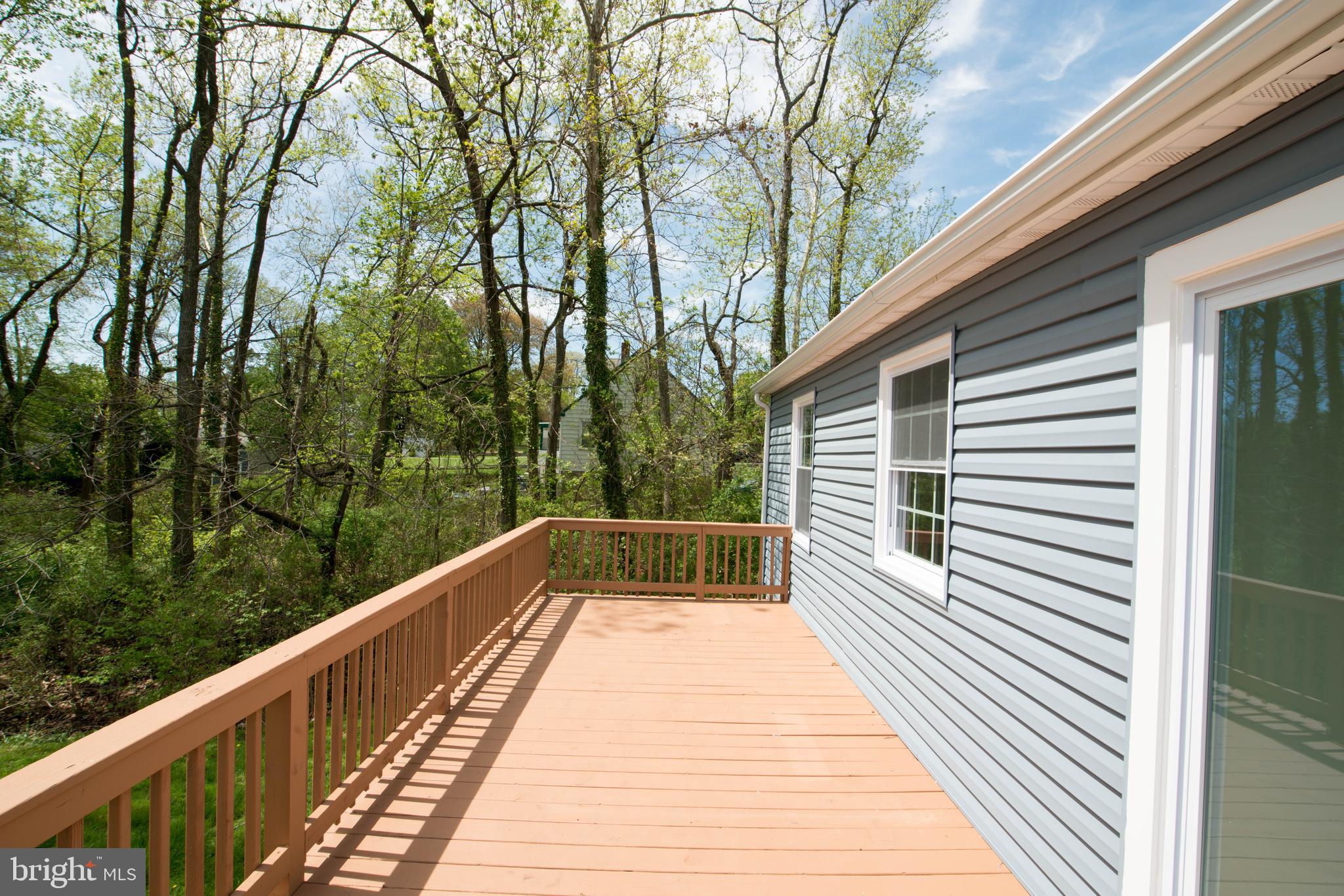 7933 34th Street Baltimore, MD 21237 - Photo 29 of 34 Deck