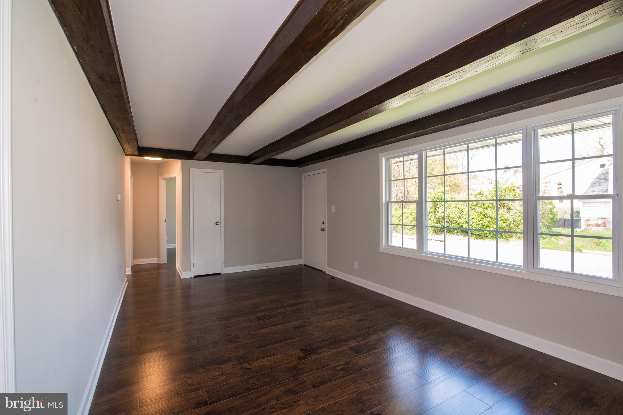 7933 34th Street Baltimore, MD 21237 - Photo 5 of 34 Living Room