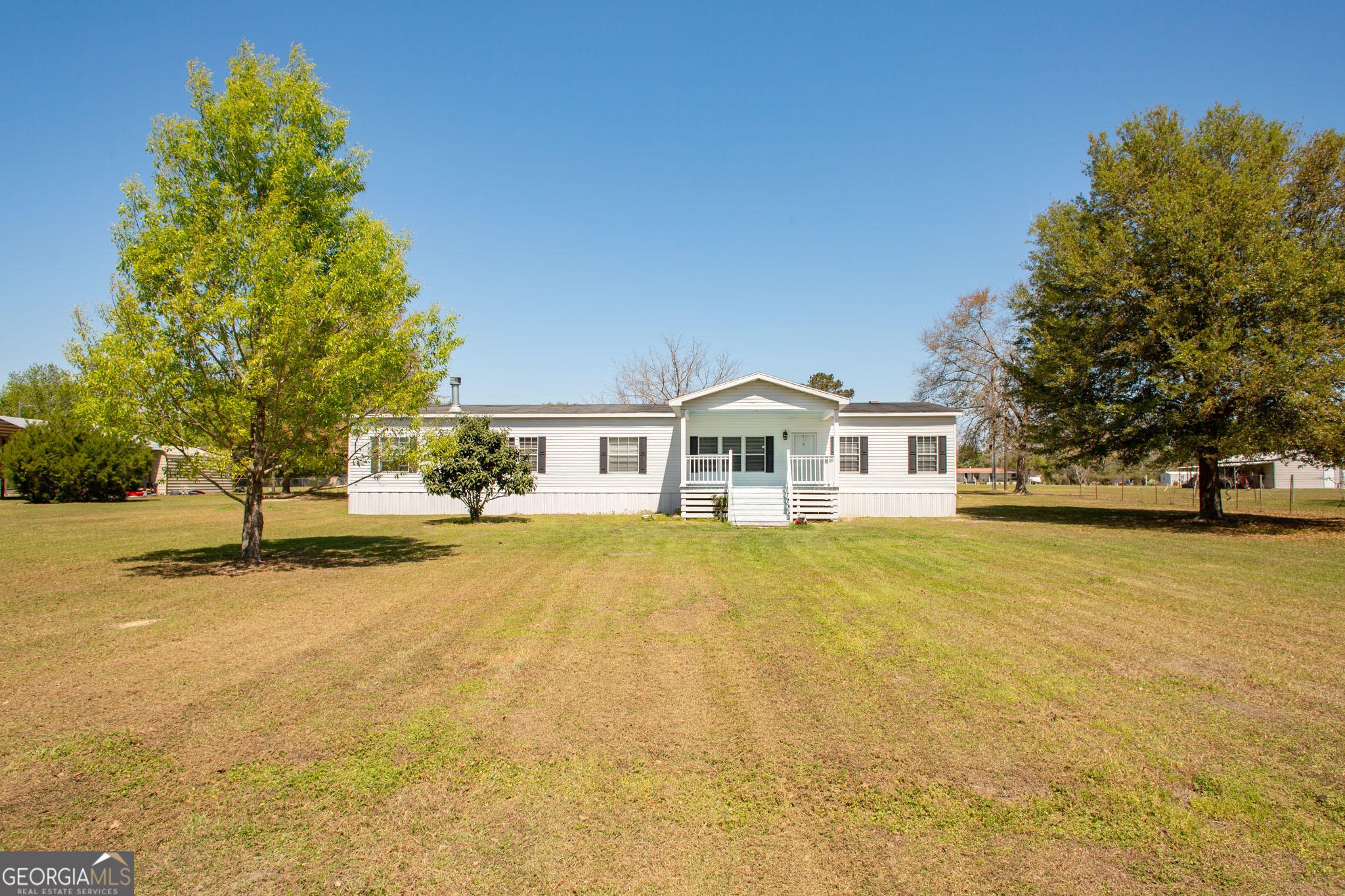 2734 Woodridge Road Waycross, GA 31503 - Photo 1 of 52