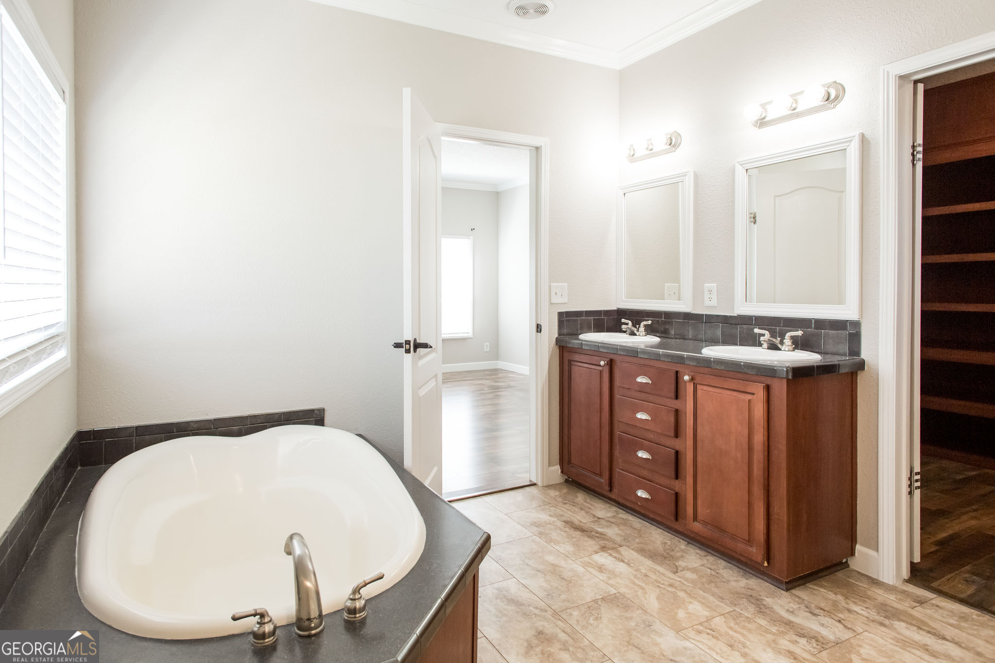 2734 Woodridge Road Waycross, GA 31503 - Photo 14 of 52