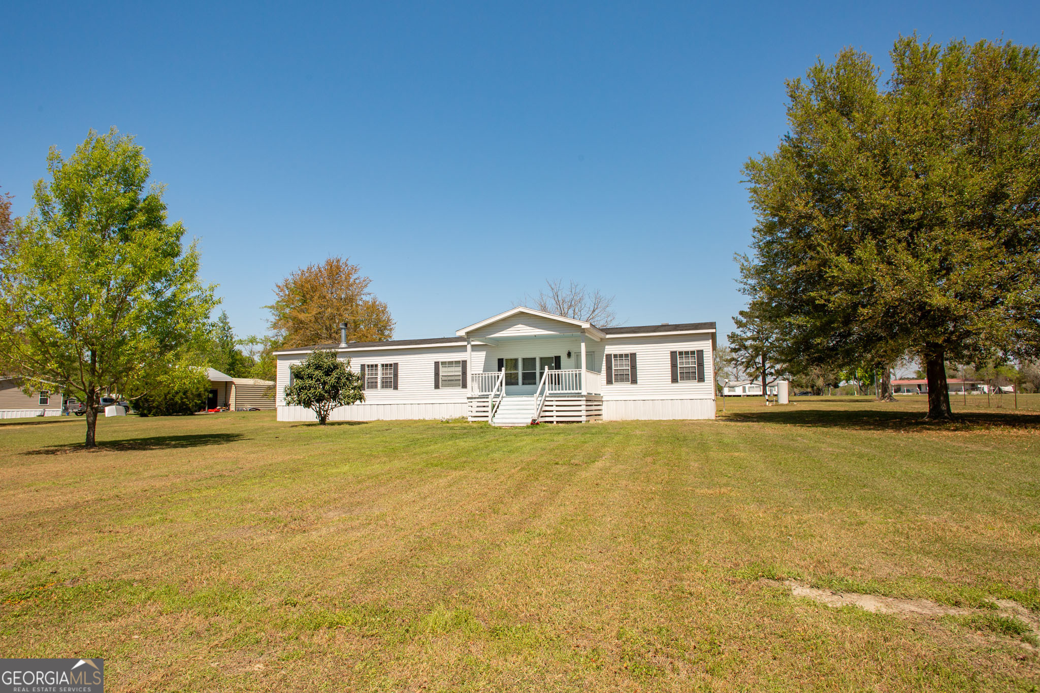 2734 Woodridge Road Waycross, GA 31503 - Photo 2 of 52