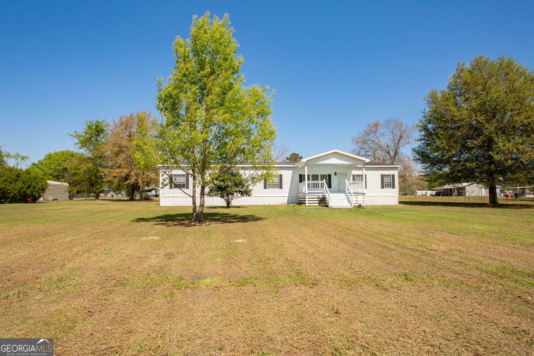 2734 Woodridge Road Waycross, GA 31503 - Photo 3 of 52