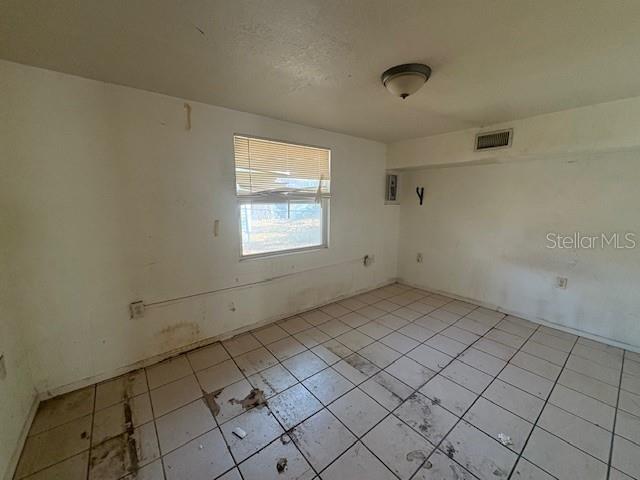 1672 10th Street Sarasota, FL 34236 - Photo 21 of 24 an empty room with windows