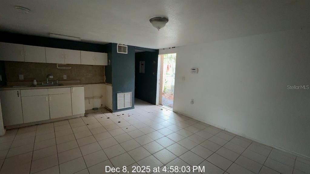 1672 10th Street Sarasota, FL 34236 - Photo 4 of 20