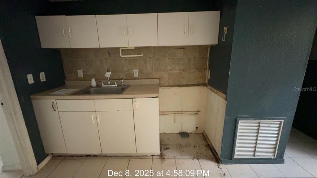 1672 10th Street Sarasota, FL 34236 - Photo 5 of 20