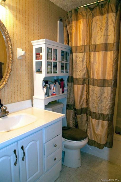 2212 Rice Planters Road, Unit 18 Charlotte, NC 28273 - Photo 13 of 24 Gallery Image 13