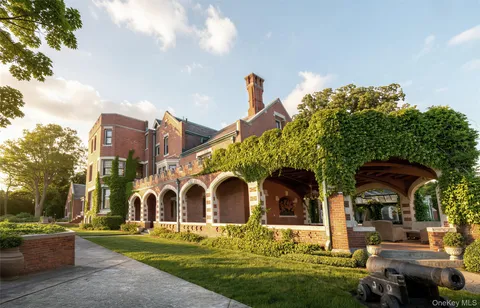 $17,495,000 | 31 Fort Hill Drive, Lloyd Neck, NY 11743