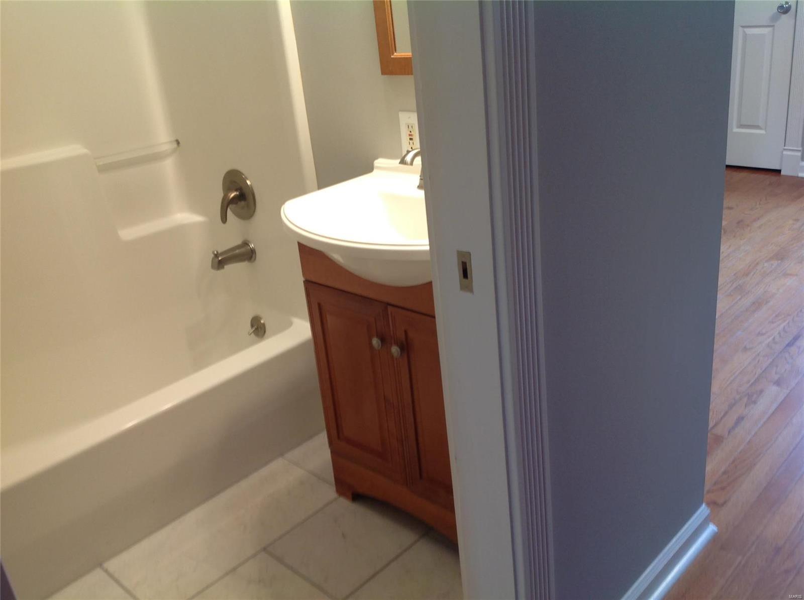 839 Holyoake Road Edwardsville, IL 62025 - Photo 14 of 26 Gallery Image 14