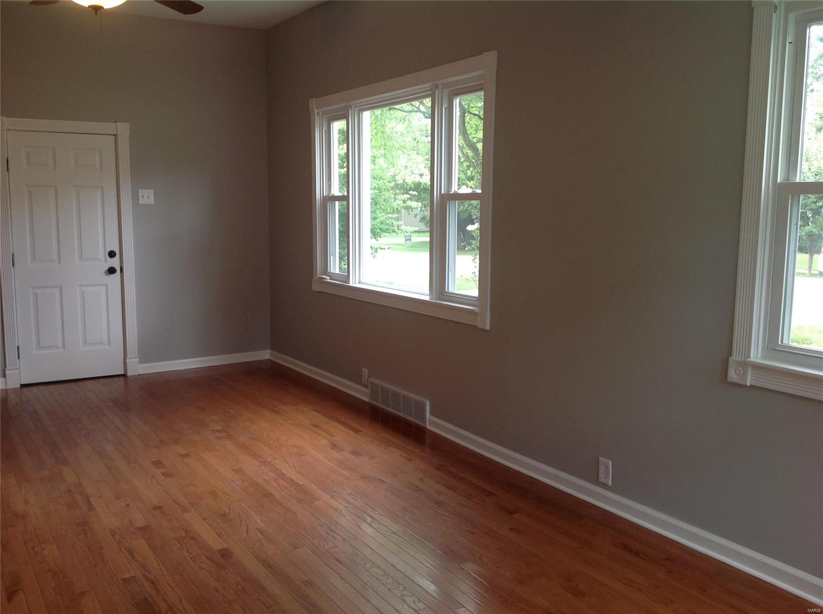 839 Holyoake Road Edwardsville, IL 62025 - Photo 9 of 26 Gallery Image 9
