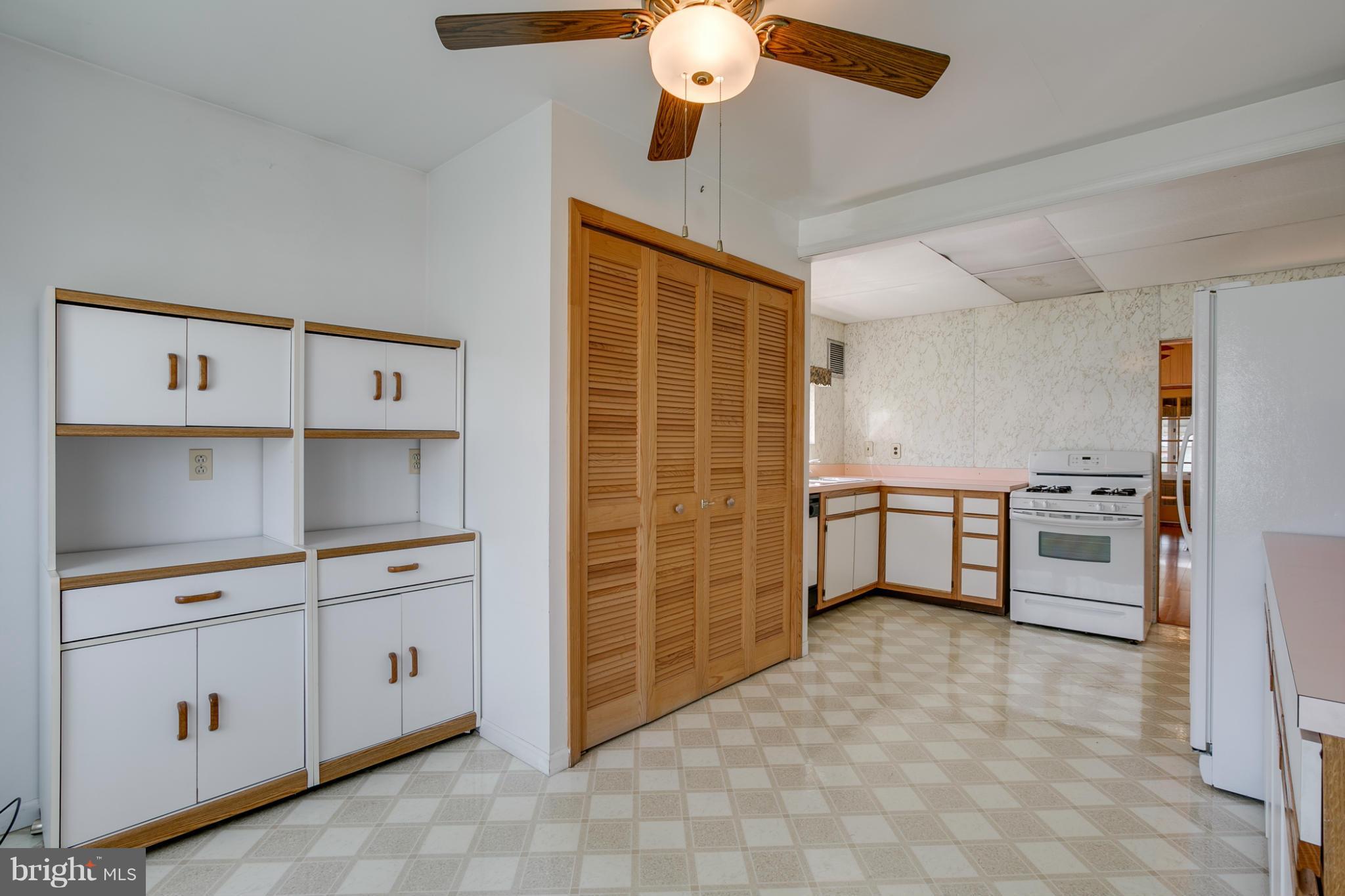 7315 Old Battle Grove Road Baltimore, MD 21222 - Photo 11 of 20 Kitchen