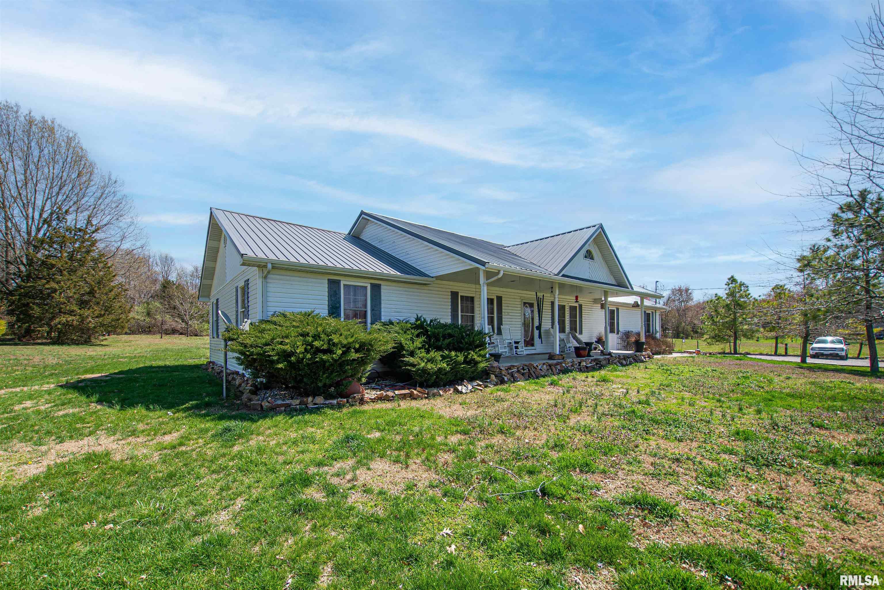 7822 Hill City Road Benton, IL 62812 - Photo 8 of 30