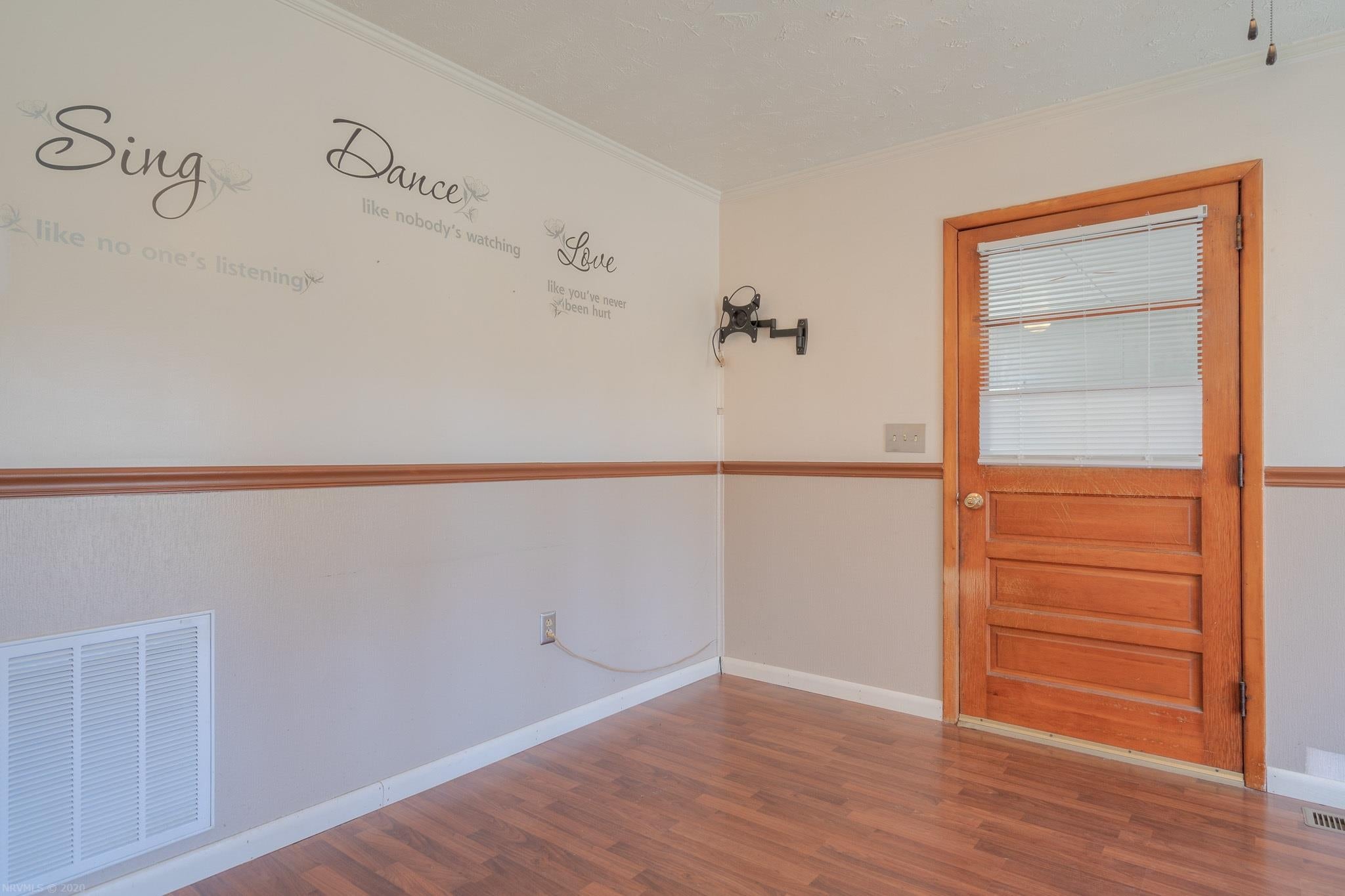 4443 Whitt-Southern Road Pulaski, VA 24301 - Photo 15 of 50 Gallery Image 15