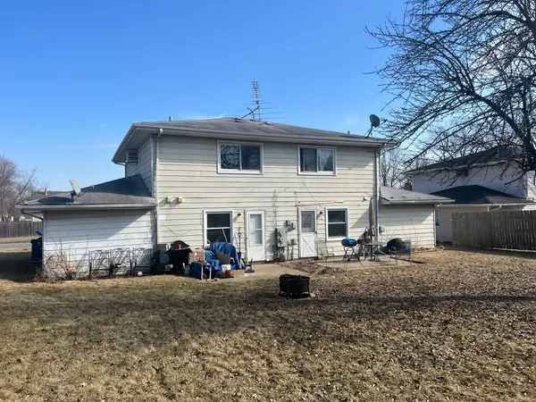 $229,900 | 1060 North Highland Avenue, Aurora, IL 60506