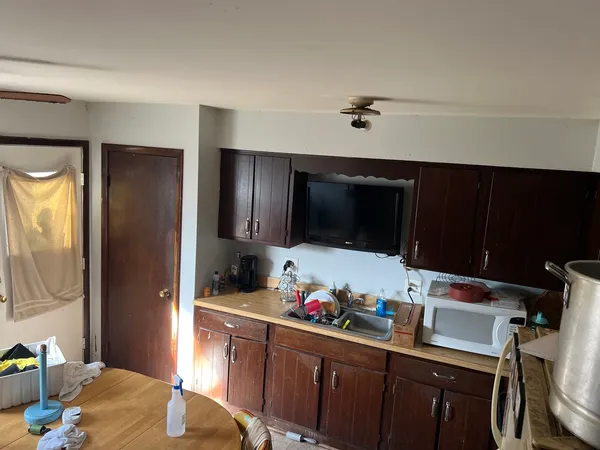 $229,900 | 1060 North Highland Avenue, Aurora, IL 60506