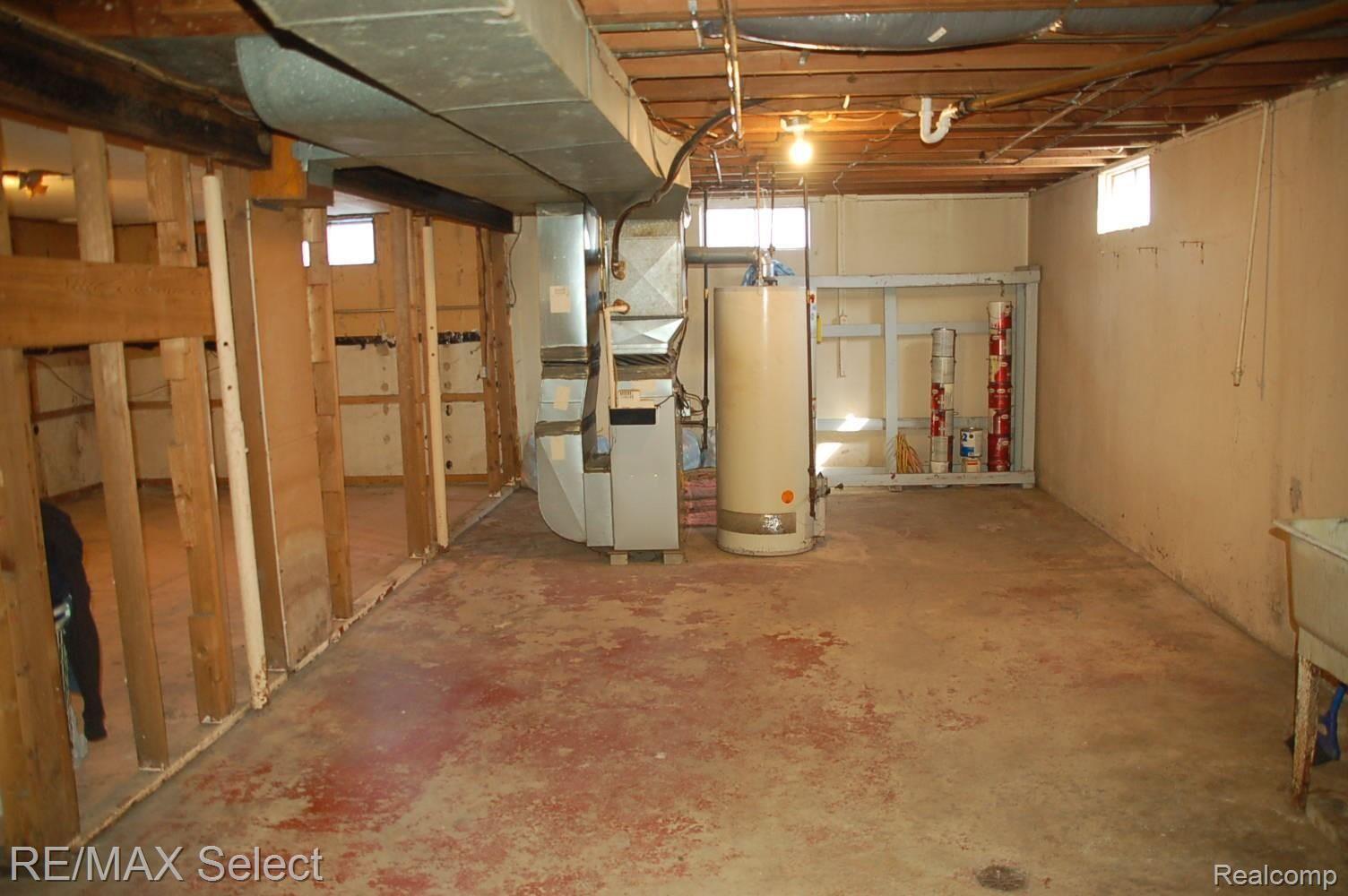 9287 Fenton Road Grand Blanc, MI 48439 - Photo 18 of 19 DSC_1379.JPG
