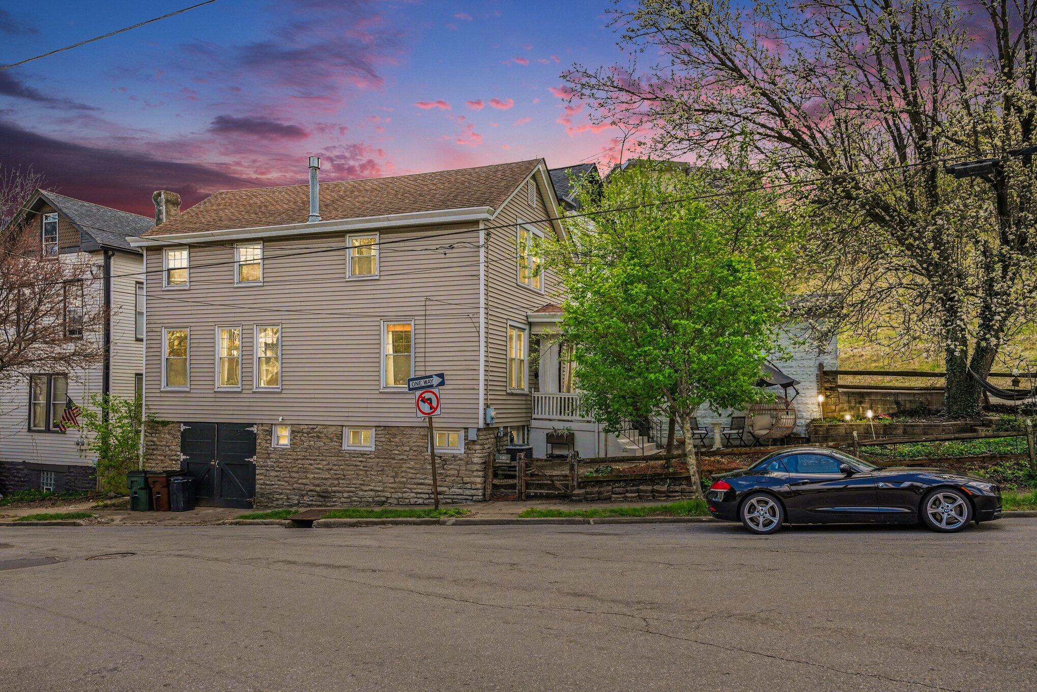 930 Montague Road Covington, KY 41011 - Photo 3 of 32