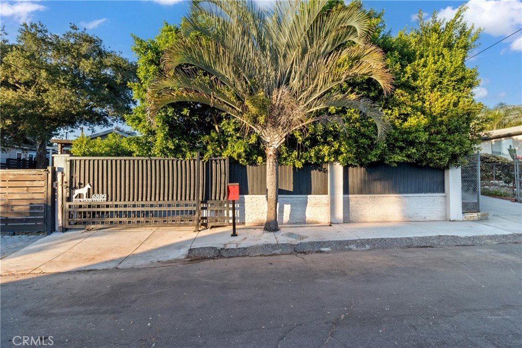 6809 Haywood Street Tujunga, CA 91042 - Photo 2 of 18