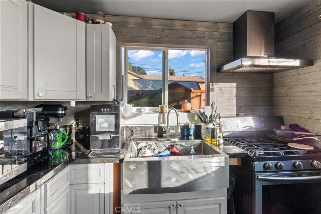 6809 Haywood Street Tujunga, CA 91042 - Photo 7 of 18