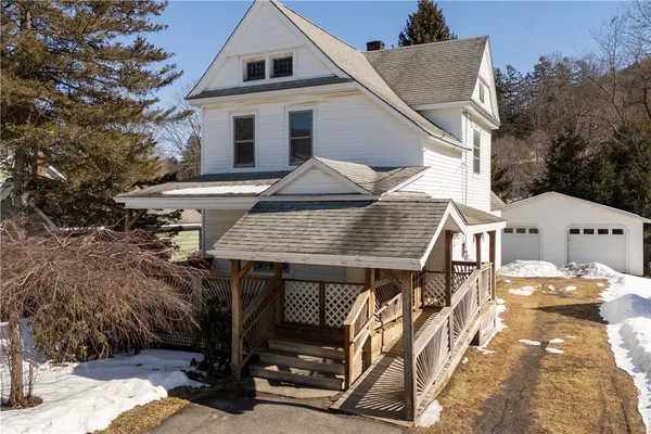$179,900 | 94 Griswold Street, Walton, NY 13856